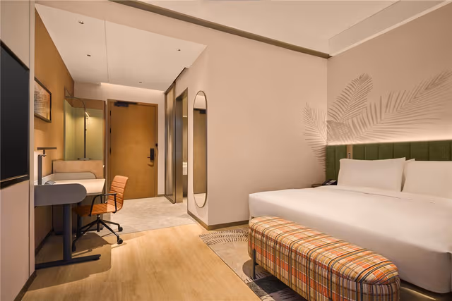 KING ACCESSIBLE ROOM