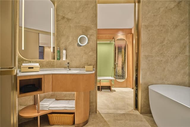 KING DELUXE ROOM