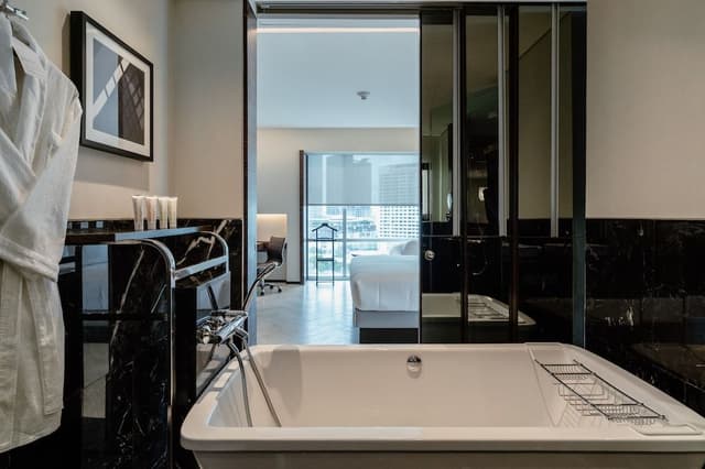 Suite, 1 King Bed, Corner