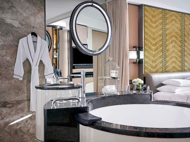 Luxury Room, 1 King Bed