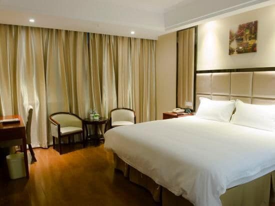 Business Queen Room