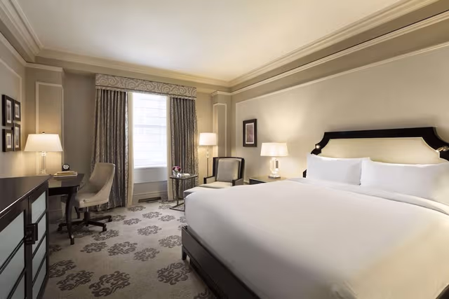 Deluxe Room, 1 King Bed