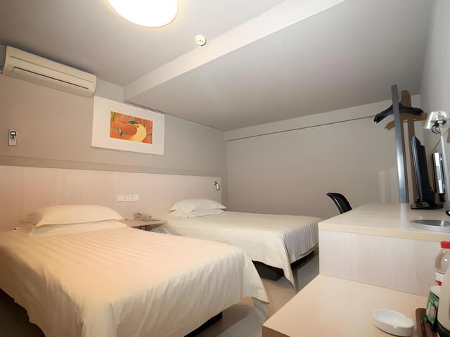 Twin Bed Standard Room