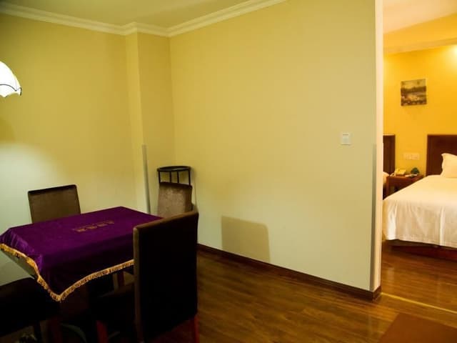 Twin Bussiness Room