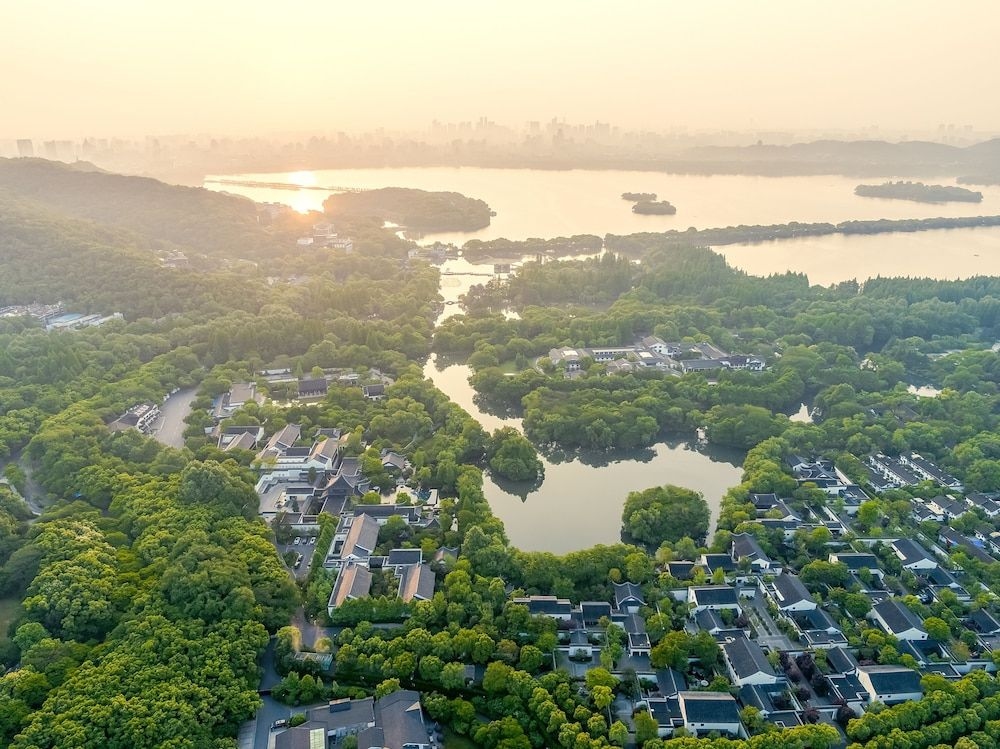 Four Seasons Hotel Hangzhou at West Lake1