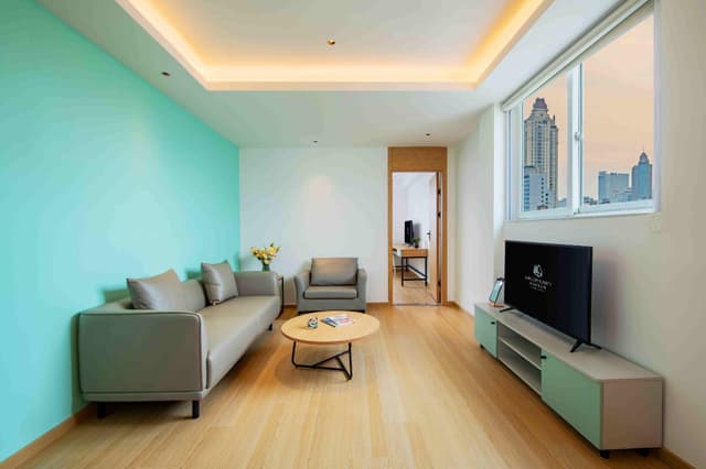 Deluxe One-Bedroom Suite