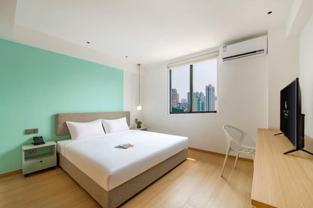 Deluxe One-Bedroom Suite
