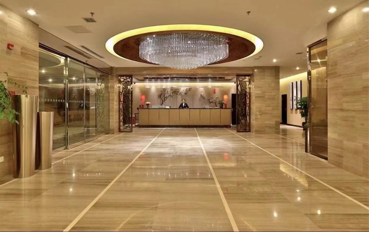 Chongqing Minshan Yuanlin Grand Hotel Longhu Tianjie Daping Metro Station1