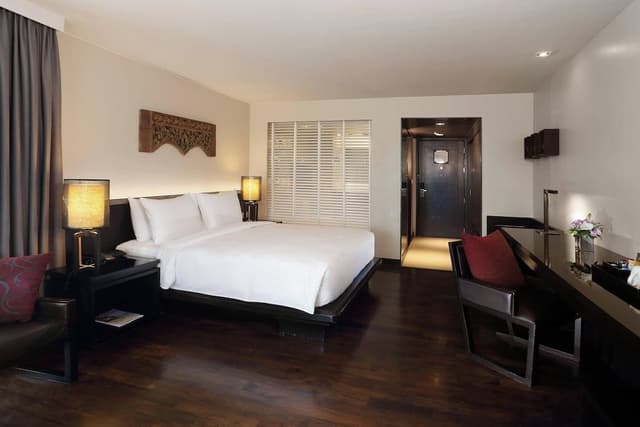 Room, 1 King Bed, Pool View