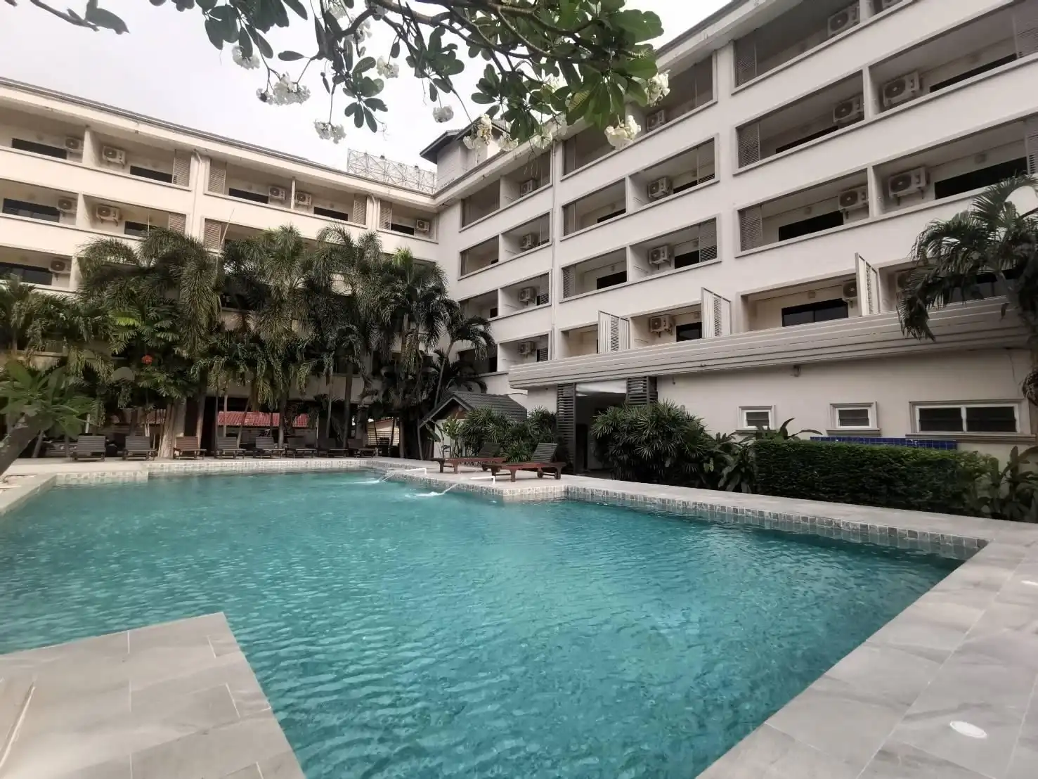 โรงแรมเดอะ เซน พัทยา โรงแรมเดอะ เซน พัทยา