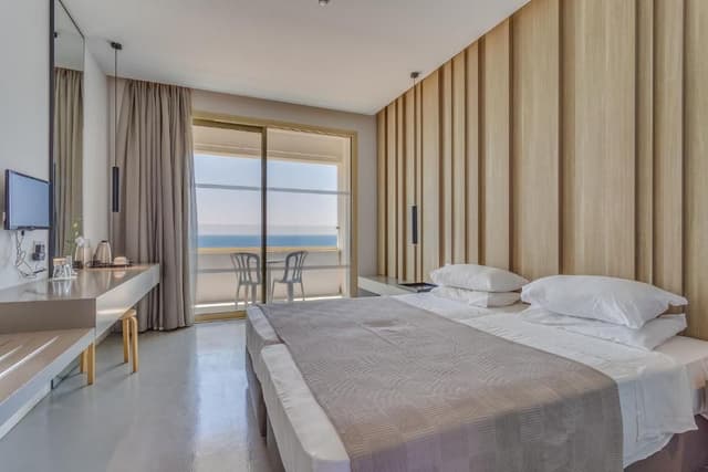 Deluxe Double or Twin Room with Sea View
