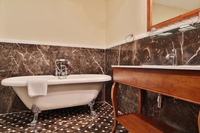 Deluxe Room with Balcony & Colonnade View