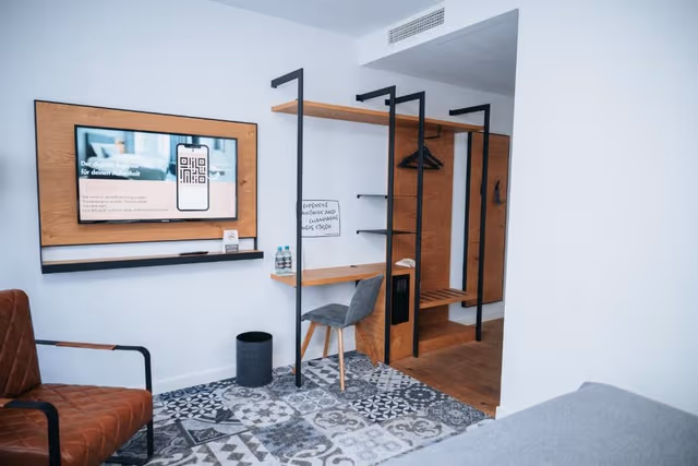 Standard Queen Room