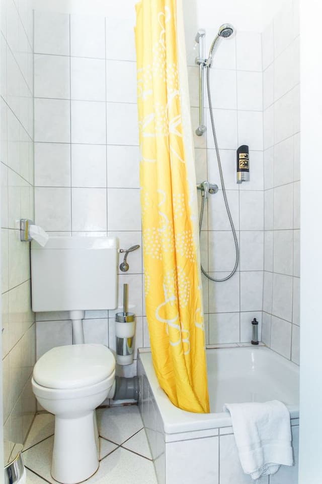 Single Room, Kitchenette