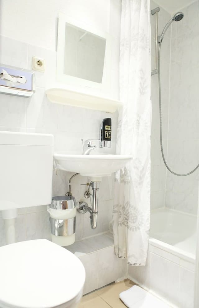Twin Room, Kitchenette