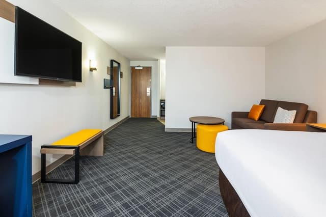 Room, 1 King Bed with Sofa bed, Non Smoking