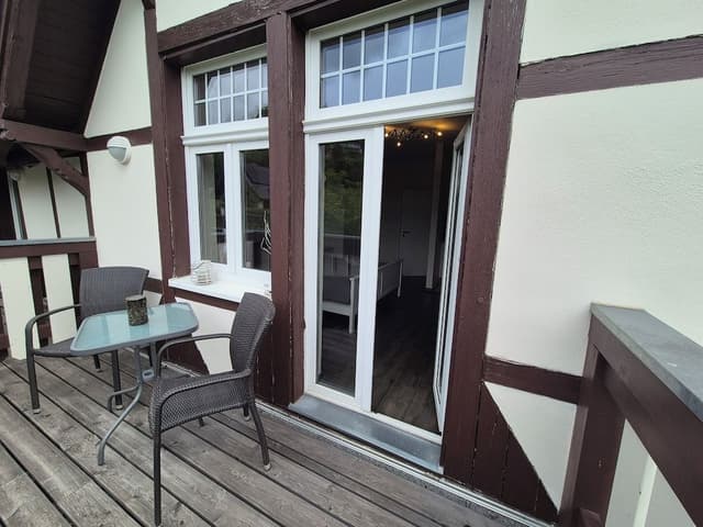 Business Studio, Mountain View, Slope side