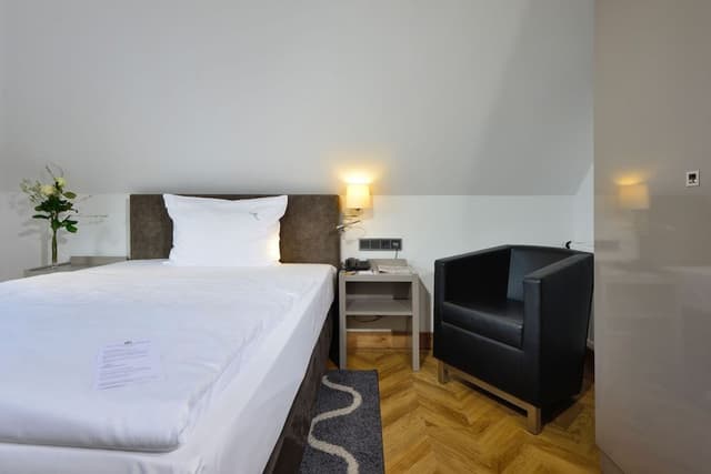 Business French Bed