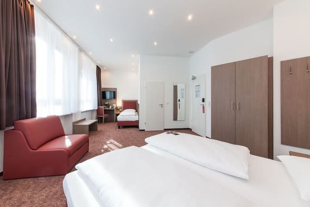 Family Room (5 Persons)