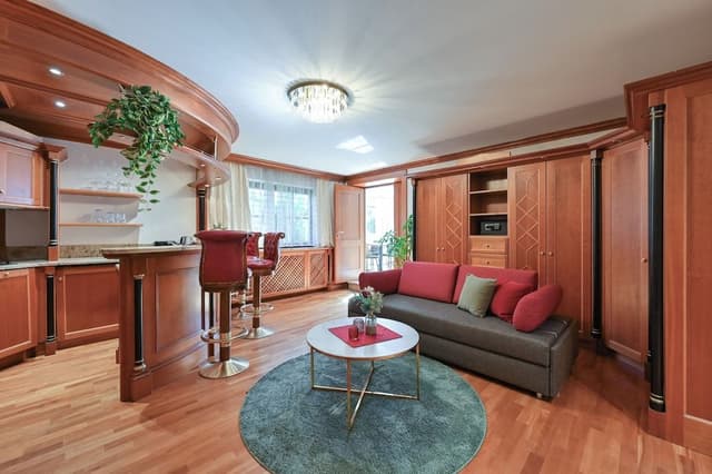 Luxury Suite, 1 Queen Bed with Sofa bed, Kitchenette, Lake View (Suite)