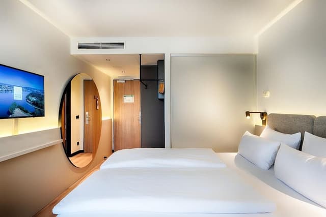 Superior Double Room, City View