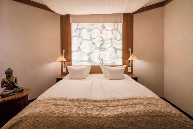 Suite, 1 King Bed, Balcony