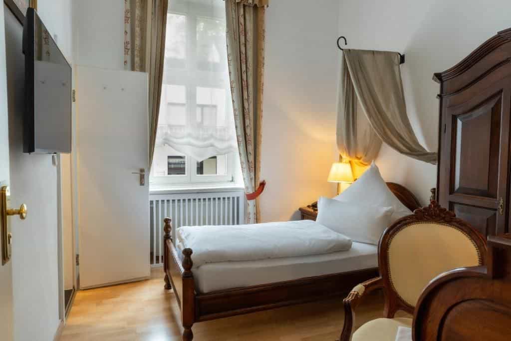 Hotel Weisses Haus Hotel Weisses Haus