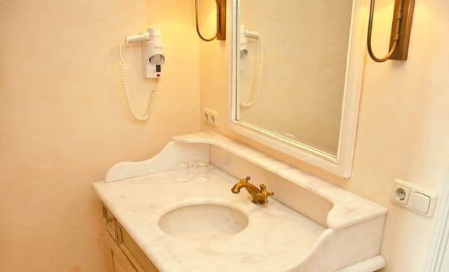 Single Room, Lake View