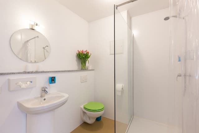 Standard Twin Room (201)