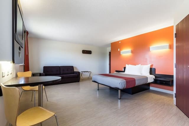 Deluxe Room, 1 Queen Bed, Non Smoking