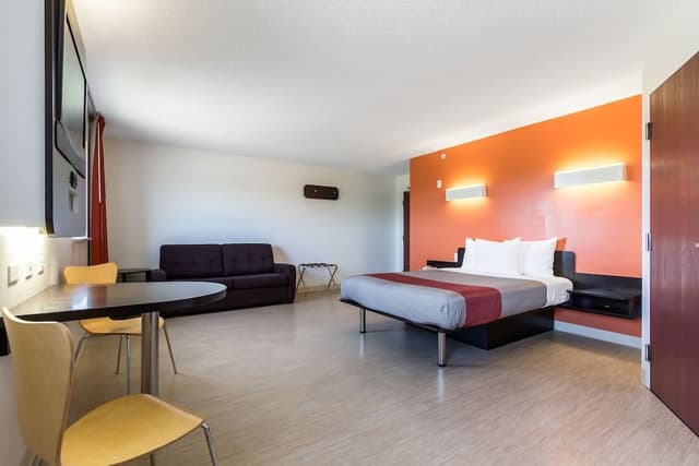 Deluxe Room, 1 Queen Bed, Non Smoking