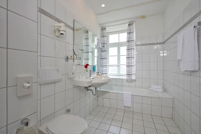 Weser Room, Single Use