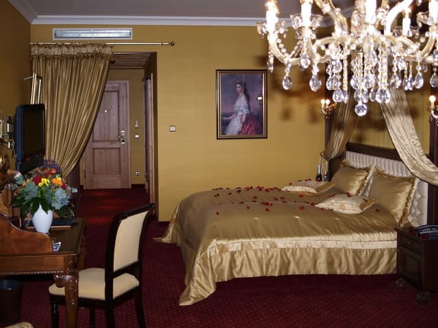 Romance Suite