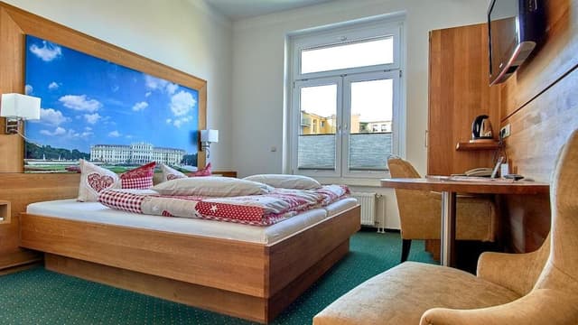 Comfort double room railway side