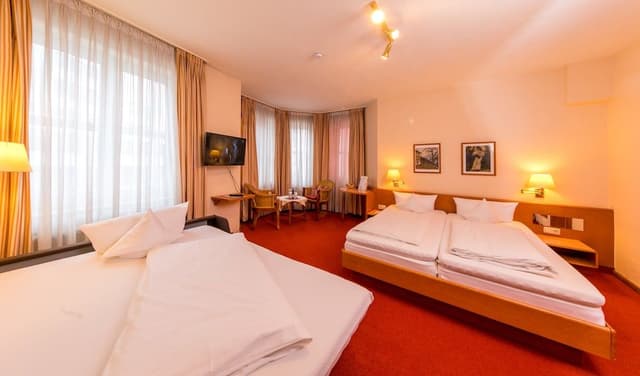 Comfort Triple Room, Non Smoking, City View