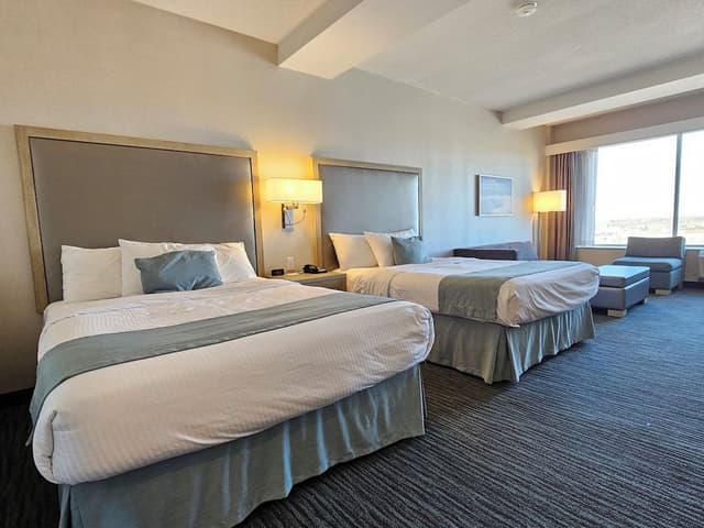 Riverview Deluxe, 2 Queen beds & Sofa bed