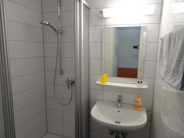Single Room, Private Bathroom