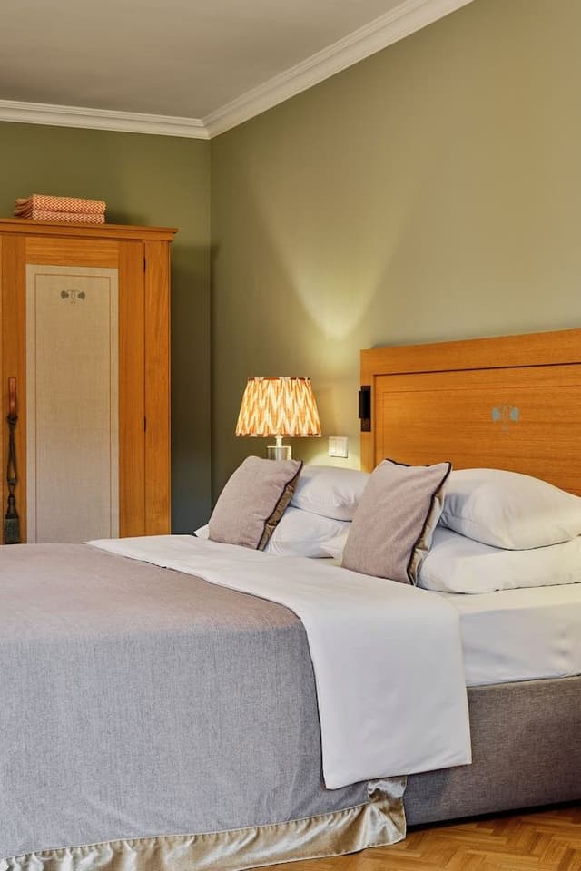 Junior Suite, 1 King Bed, Garden Area
