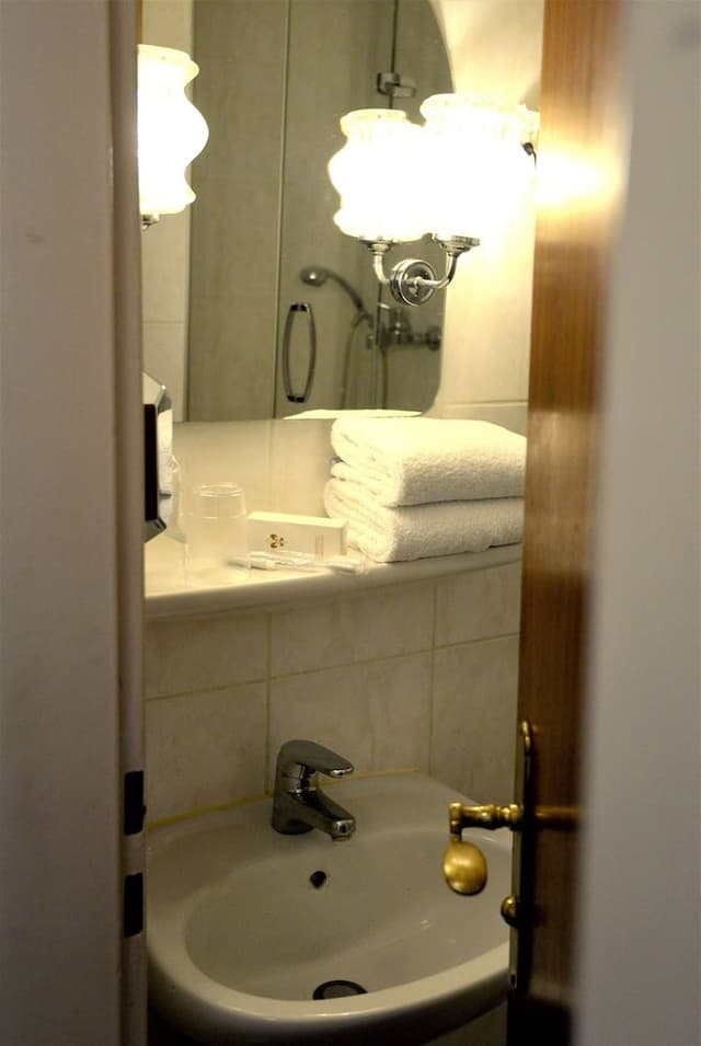Family Room, 2 Bedrooms