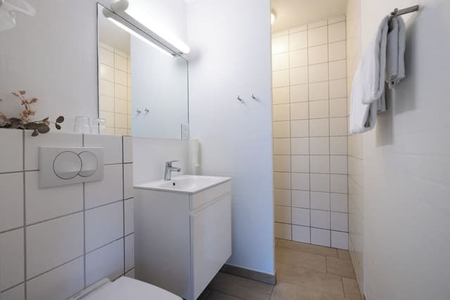 Economy Room