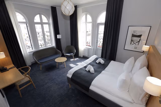 Superior Deluxe Double Room, Canal View