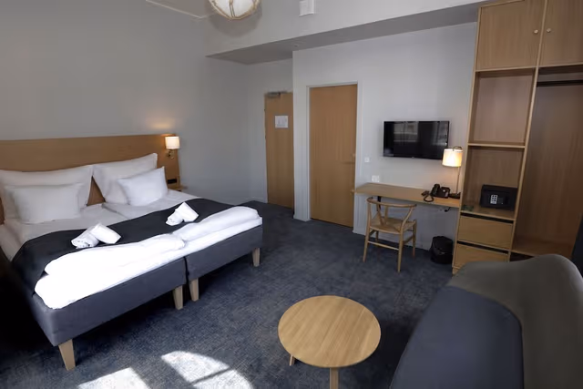 Superior Deluxe Double Room, Canal View