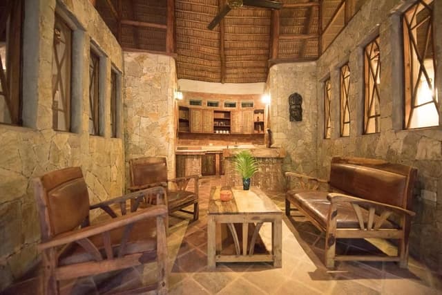One-Bedroom Bungalow Queens