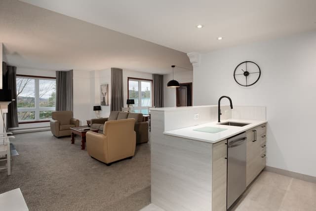 Suite, 3 Bedrooms