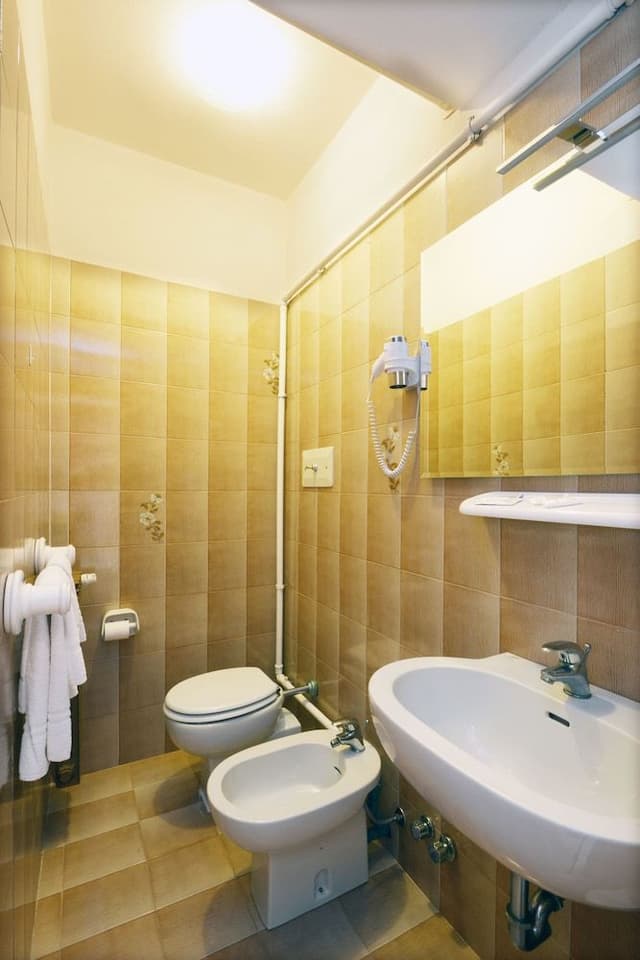 Single Room, Balcony