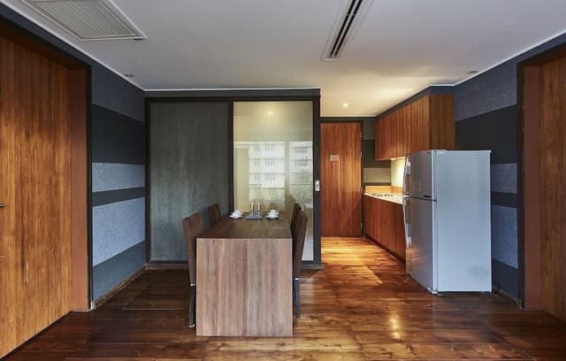 Suite, 2 Bedrooms, Balcony (Suite L)