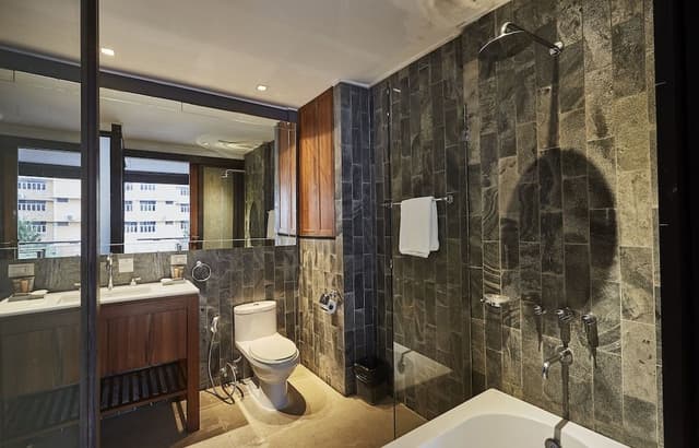 Suite, 2 Bedrooms, Balcony (Suite L)