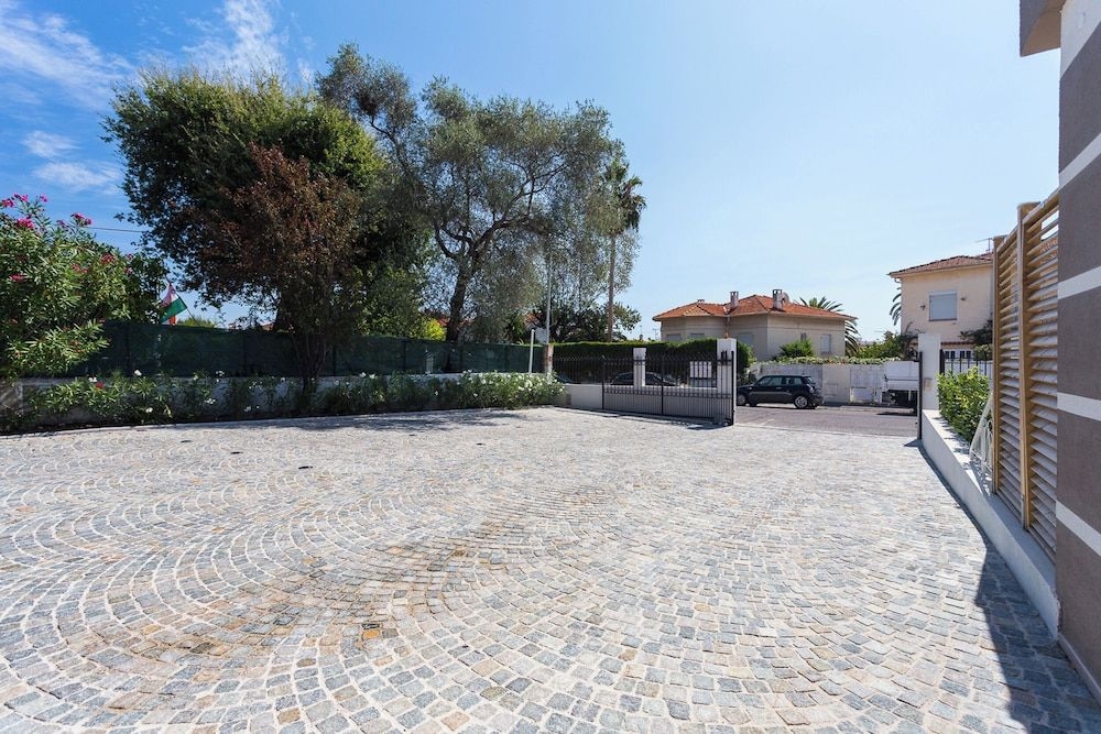 Villa Velvet1