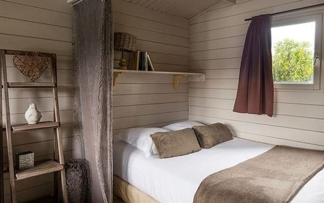 Cabin (for 4)