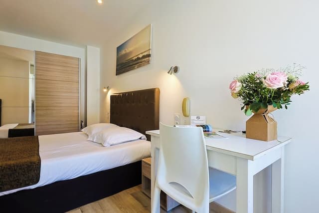 Double Room, Hill View